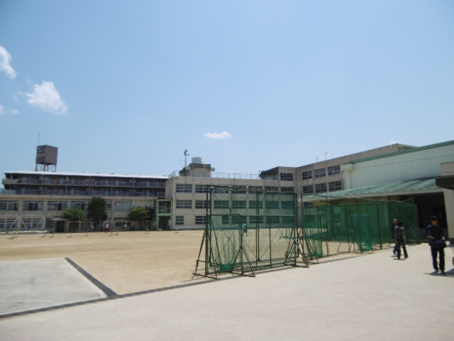 中学校　東大阪市立　花園中学校（中学校）まで548m