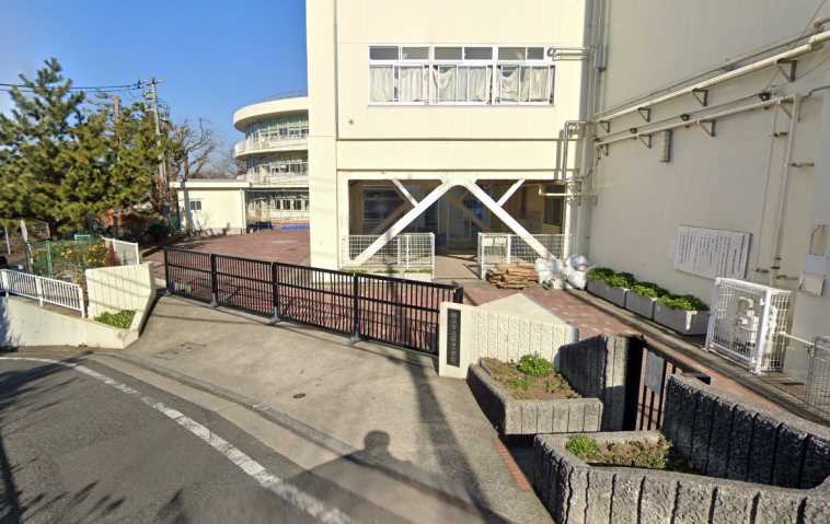 小学校　横浜市立蒔田小学校（小学校）まで344m