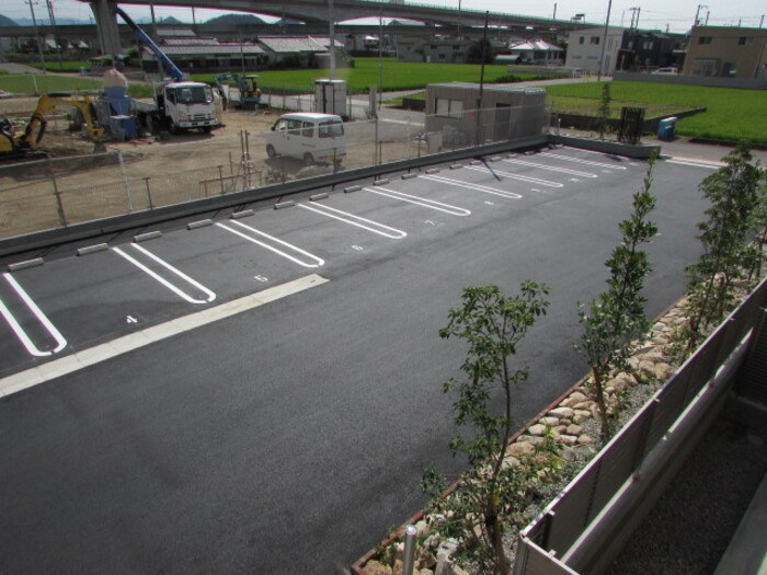 駐車場　駐車場