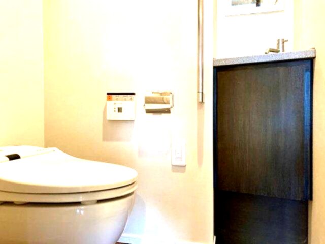 トイレ　落ち着いたトイレです