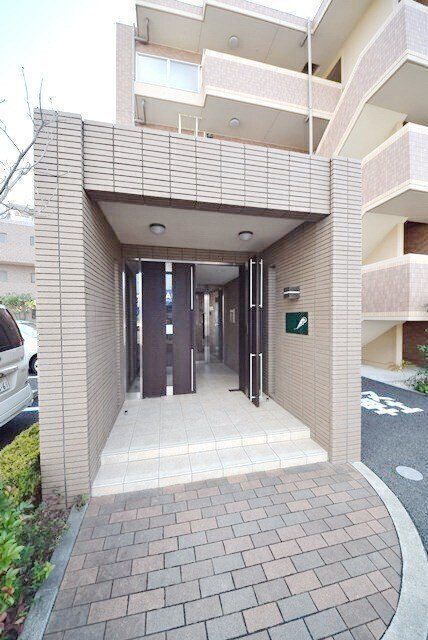 エントランス　オートロック完備