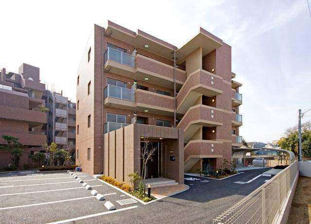 建物外観　外観タイル張りです