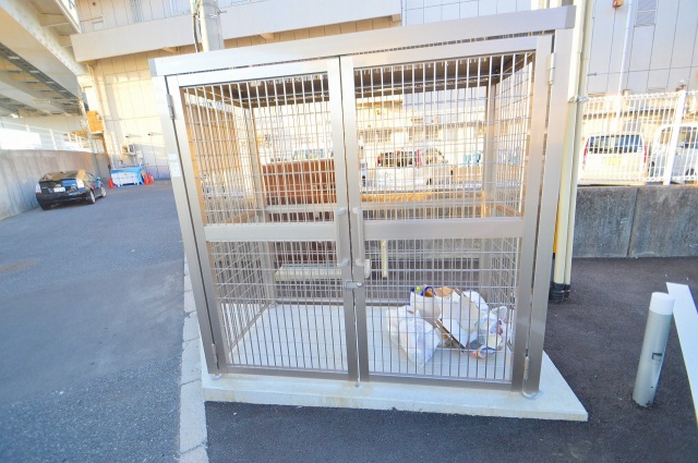 ドラックストア　イオンモール広島府中店（ドラッグストア）まで990m