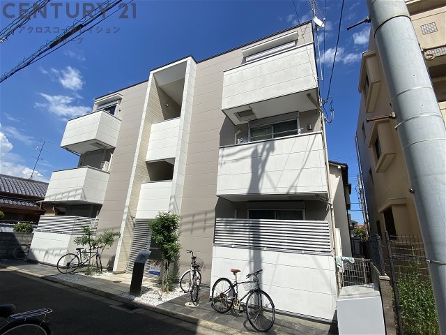 建物外観　オートロック・モニター付きインターホンで安心です♪