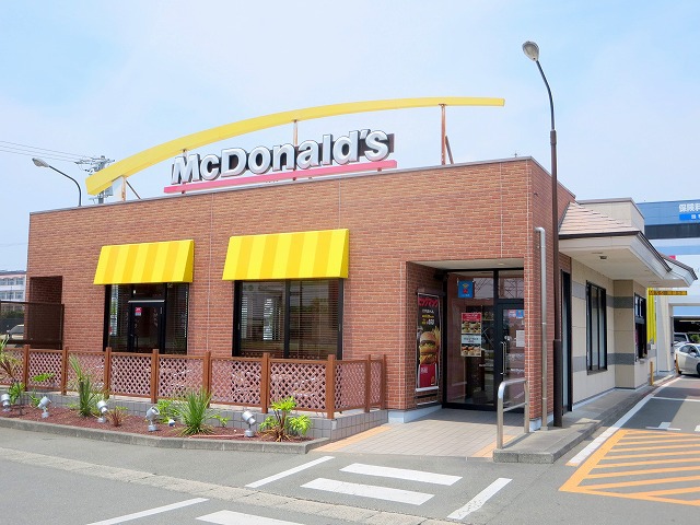 飲食店　マクドナルド浜松入野店（飲食店）まで554m