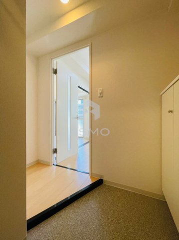 玄関　同マンション別部屋　参考写真