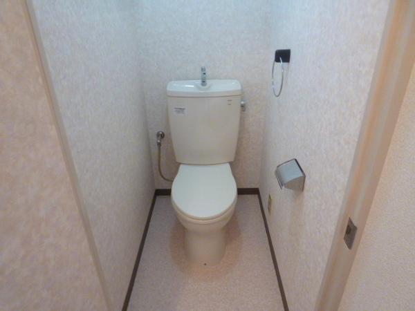トイレ　壁紙がかわいいですね