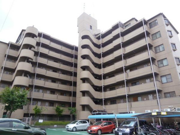 建物外観　駐車場あります