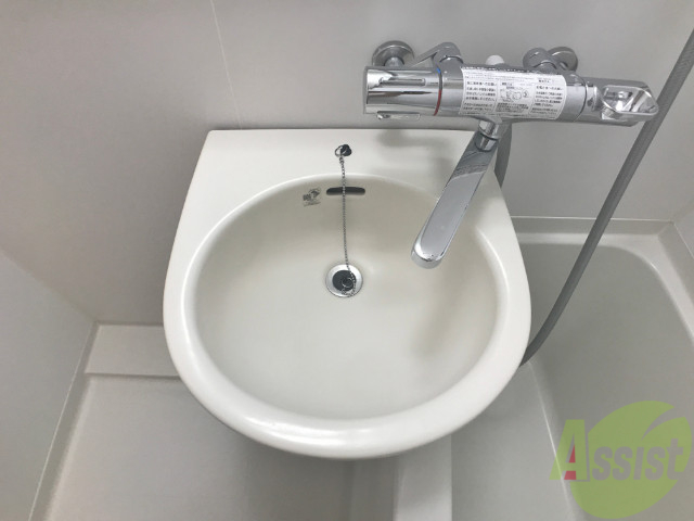 洗面設備　洗面台。朝の身支度はここでばっちり決めましょう。