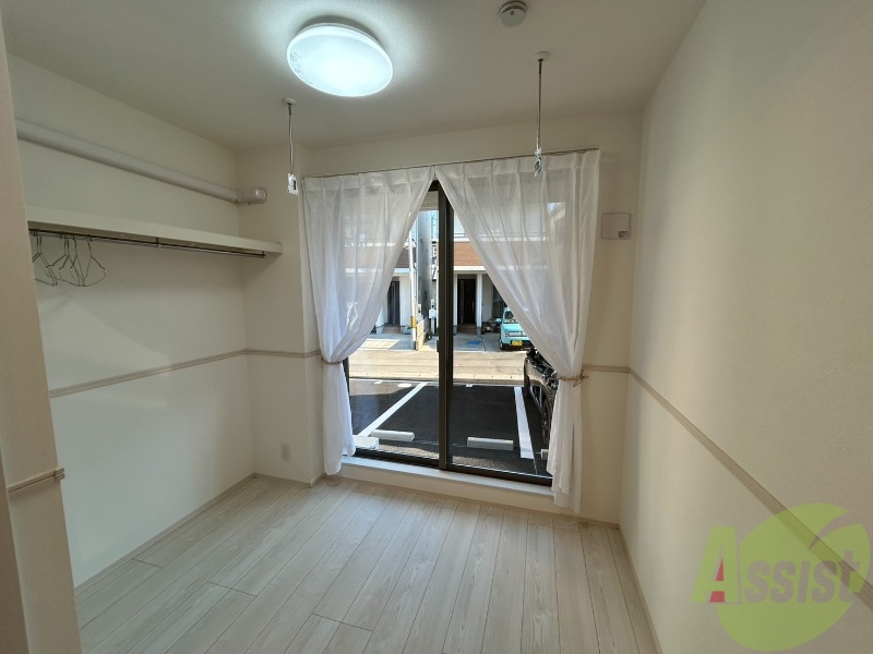 その他部屋・スペース　寝室はこちらの３帖のお部屋をお使いください。