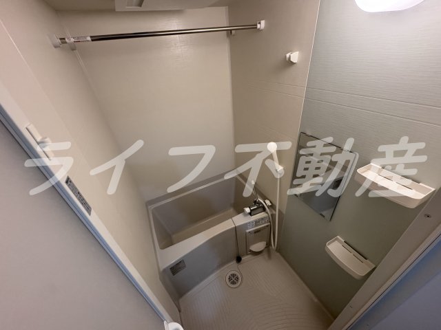 バス・シャワールーム　コンパクトで使いやすいお風呂です