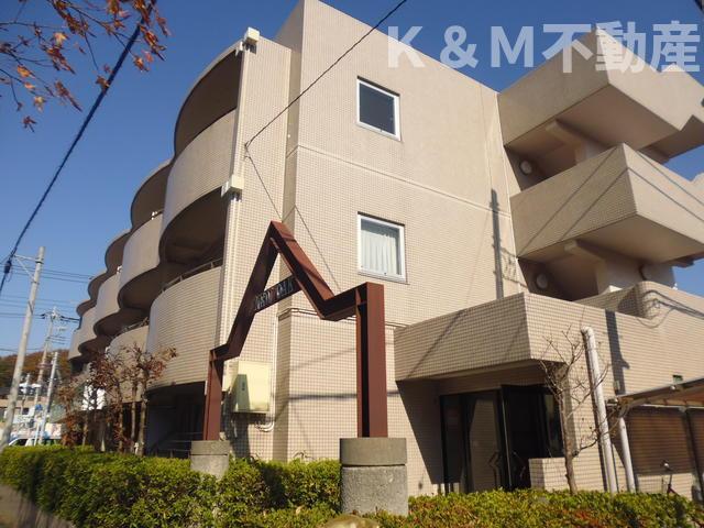 建物外観　落ち着いた雰囲気の外観です