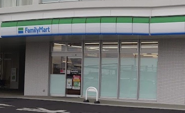 コンビニ　ファミリーマート 名戸ヶ谷病院店（コンビニ）まで198m