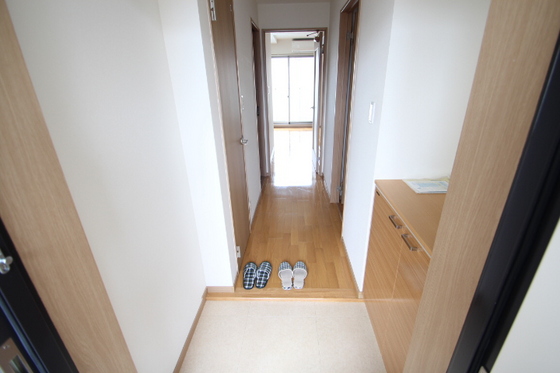 玄関　※別の部屋の写真です。