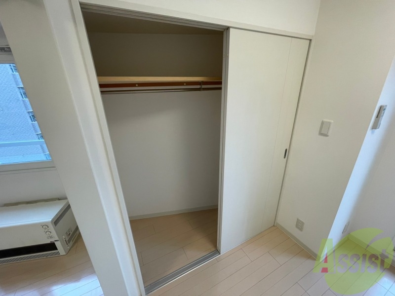収納　寝室の収納です。部屋がすっきり片付きます。