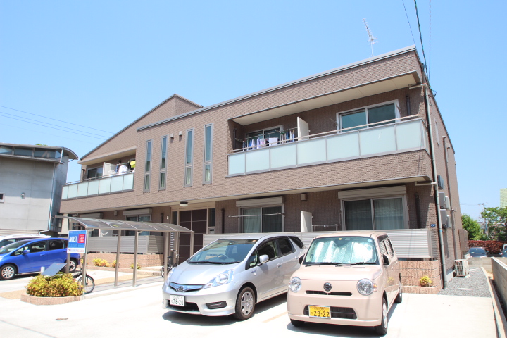 建物外観　ピタットハウス西長瀬店にお任せください！
