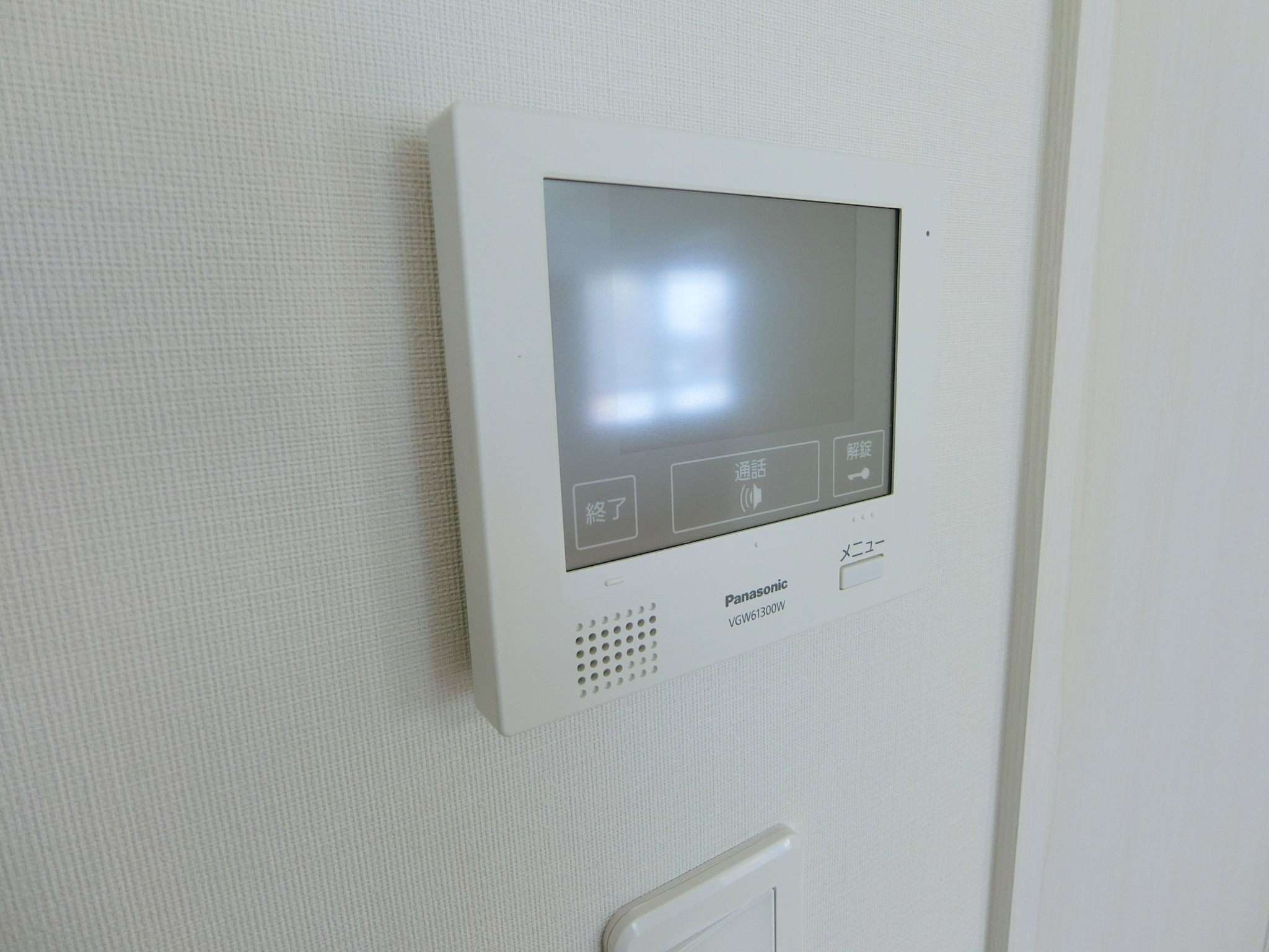 セキュリティ　来客者の顔が確認できるTVモニターフォンが設置されています☆