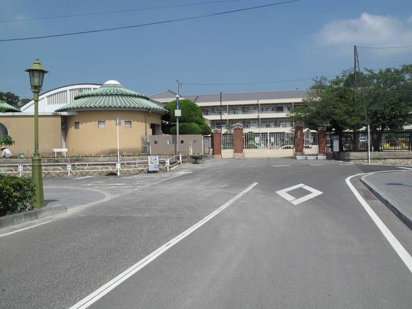 小学校　早島小学校（小学校）まで1600m