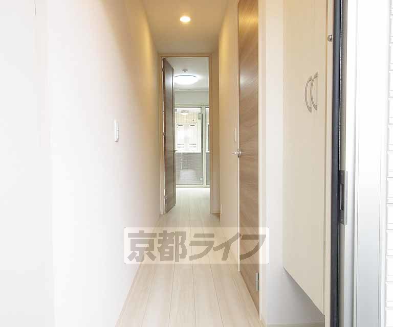 その他部屋・スペース　まっすぐの廊下です・
