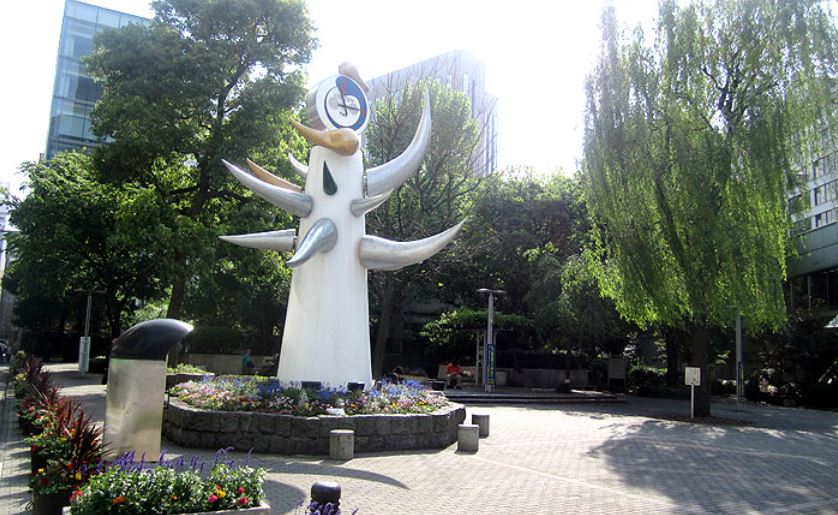 公園　数寄屋橋公園（公園）まで700m