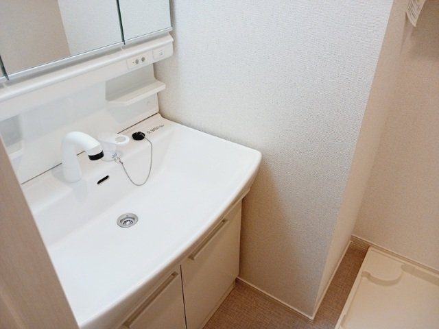 洗面設備　コンパクトで使いやすい洗面所