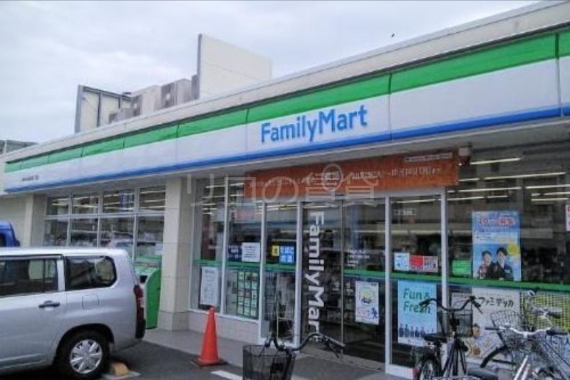 コンビニ　ファミリーマート三度屋大森東四丁目店（コンビニ）まで579m