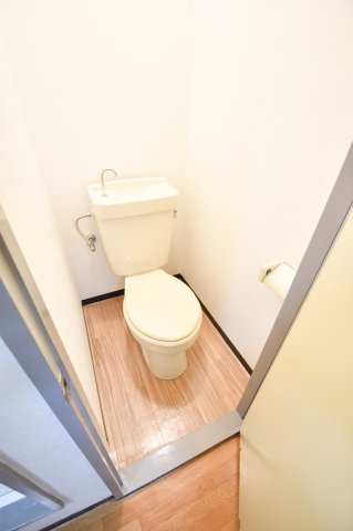 トイレ　清潔感があるトイレです。入るとホッとする、そんな空間。
