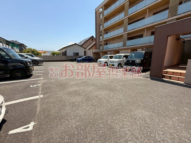 駐車場　車をお持ちの方に嬉しい駐車場付きの物件です