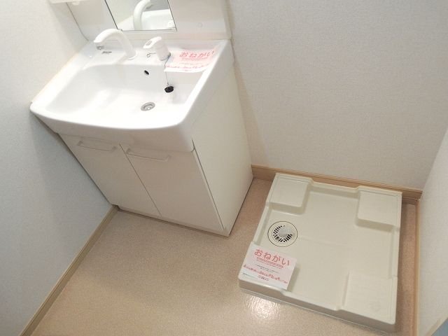 洗面設備　脱衣スペースもあります