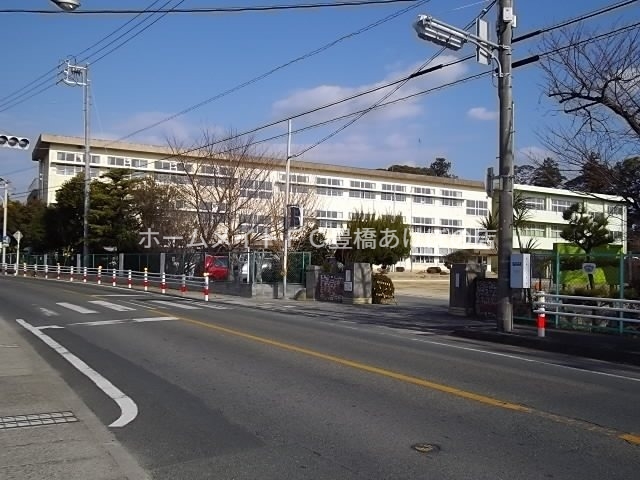 小学校　豊川市立三蔵子小学校（小学校）まで542m