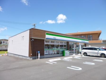 コンビニ　ファミリーマート伊勢御薗町店（コンビニ）まで510m