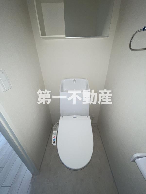 トイレ　温水洗浄便座