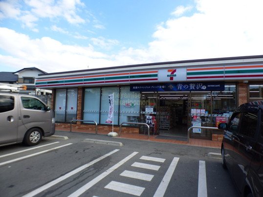 コンビニ　セブン－イレブン　熊本龍田小学校前店（コンビニ）まで500m