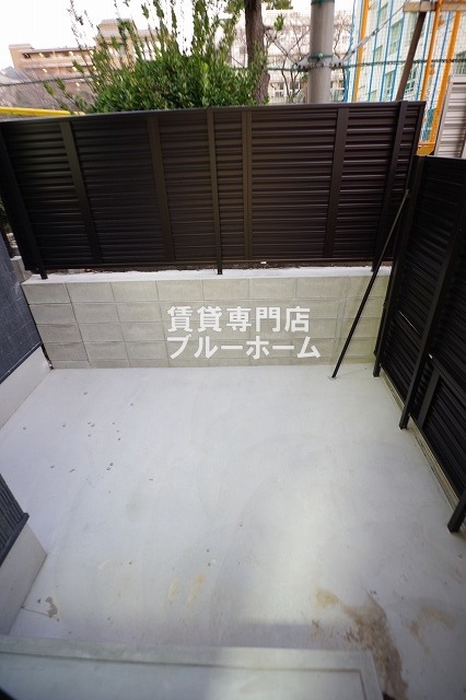バルコニー　広くて使い勝手の良い専用庭！