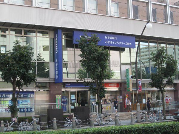 銀行　みずほ銀行 多摩支店（銀行）まで644m