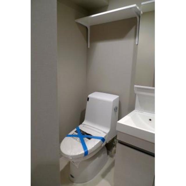 トイレ　※写真は同タイプ住戸です。
