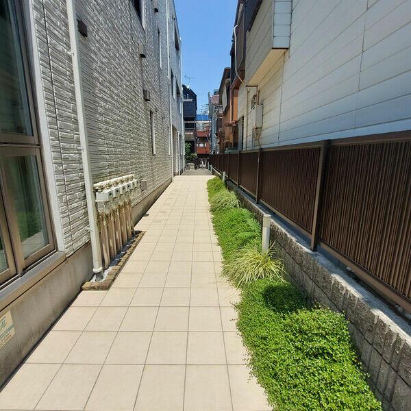 庭　?
