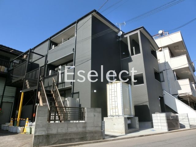 建物外観　2023年3月完成、インターネット無料、ペット飼育可