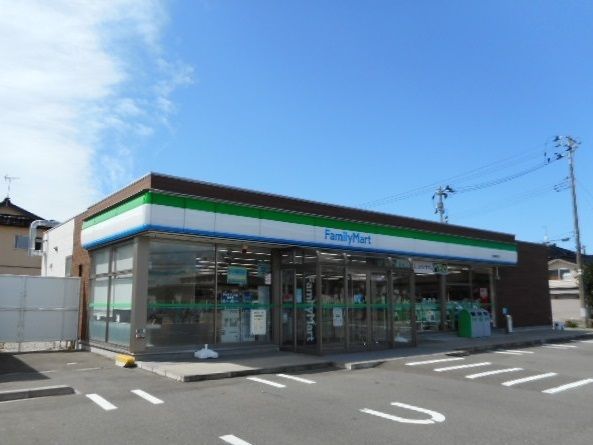 コンビニ　ファミリーマート　柏崎扇町店（コンビニ）まで650m