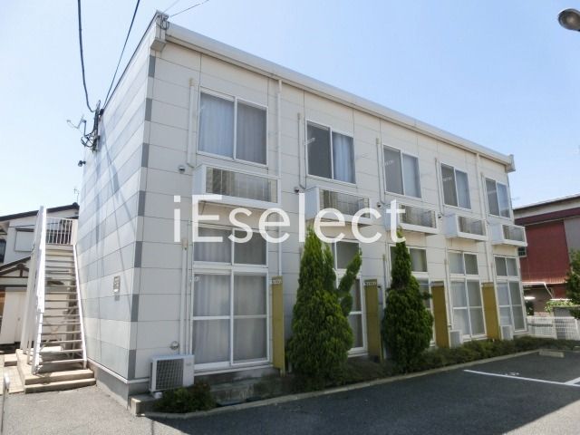 建物外観　２００４年築の綺麗な外観です。