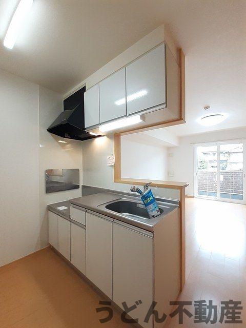 キッチン　うどん県のお部屋探しはうどん不動産へ うどんちゃんとLINE