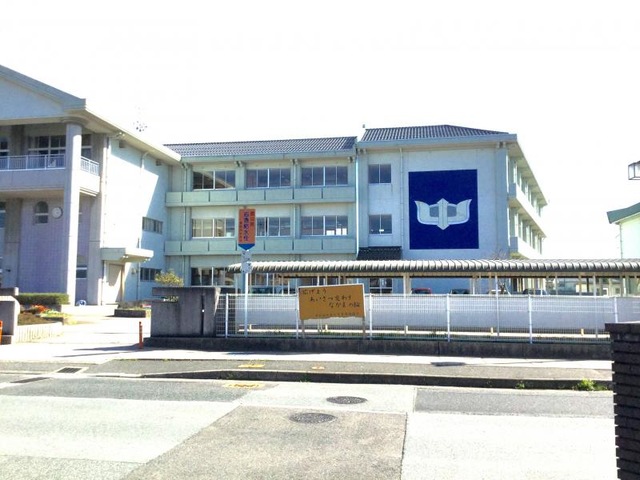 中学校　鳥取市立高草中学校（中学校）まで100m