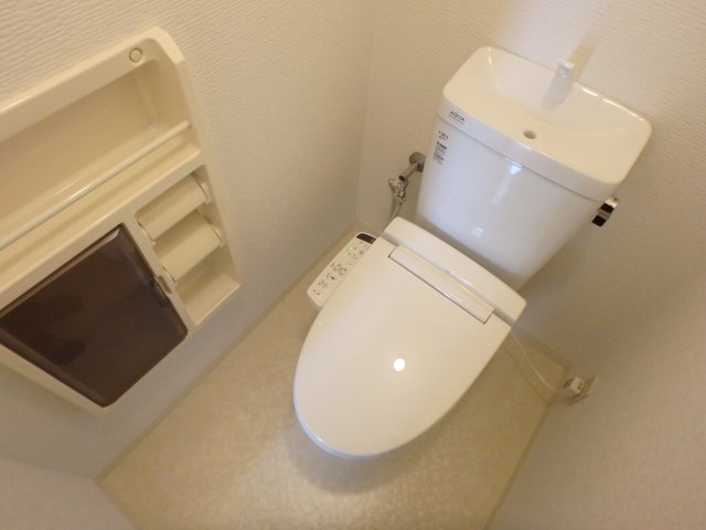 トイレ　清潔感のあるトイレです
