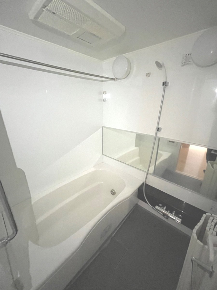 バス・シャワールーム　※別部屋の参考写真です。