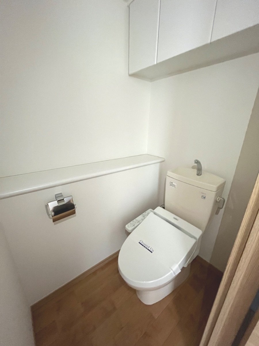 トイレ　※別部屋の参考写真です。