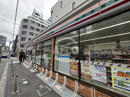 コンビニ　セブンイレブン 大阪南船場4丁目店（コンビニ）まで120m