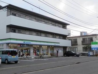 コンビニ　ファミリーマート 登戸新町店（コンビニ）まで389m