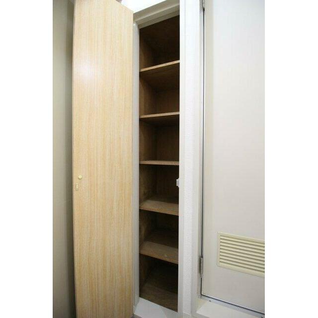 その他　靴入
