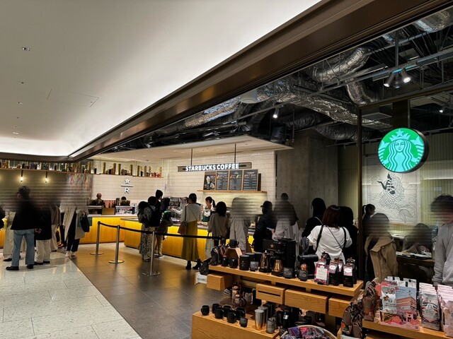 飲食店　スターバックスコーヒー麻布台ヒルズ店（飲食店）まで403m