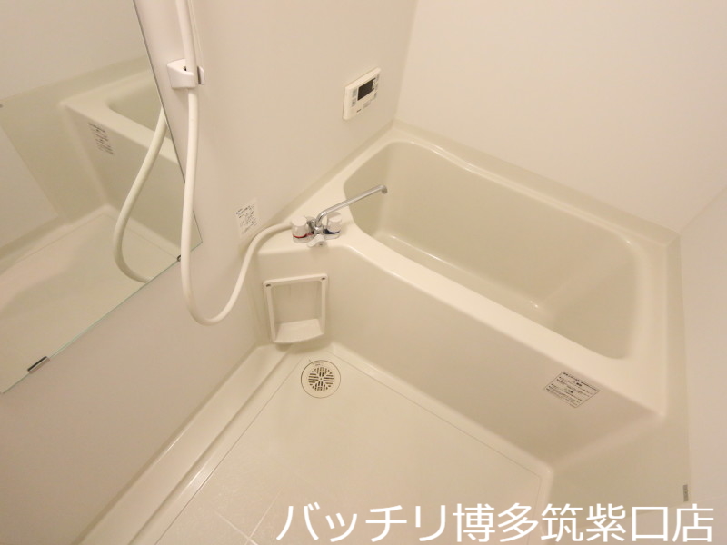 バス・シャワールーム　別号室写真の為現況を優先致します。